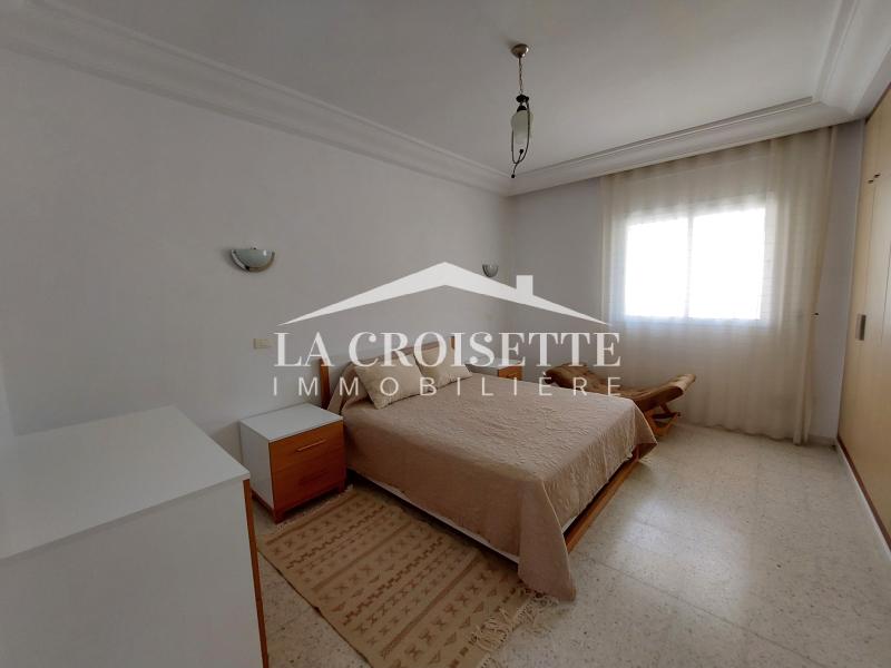 Duplex avec jardin S+4 meublé  à La Marsa